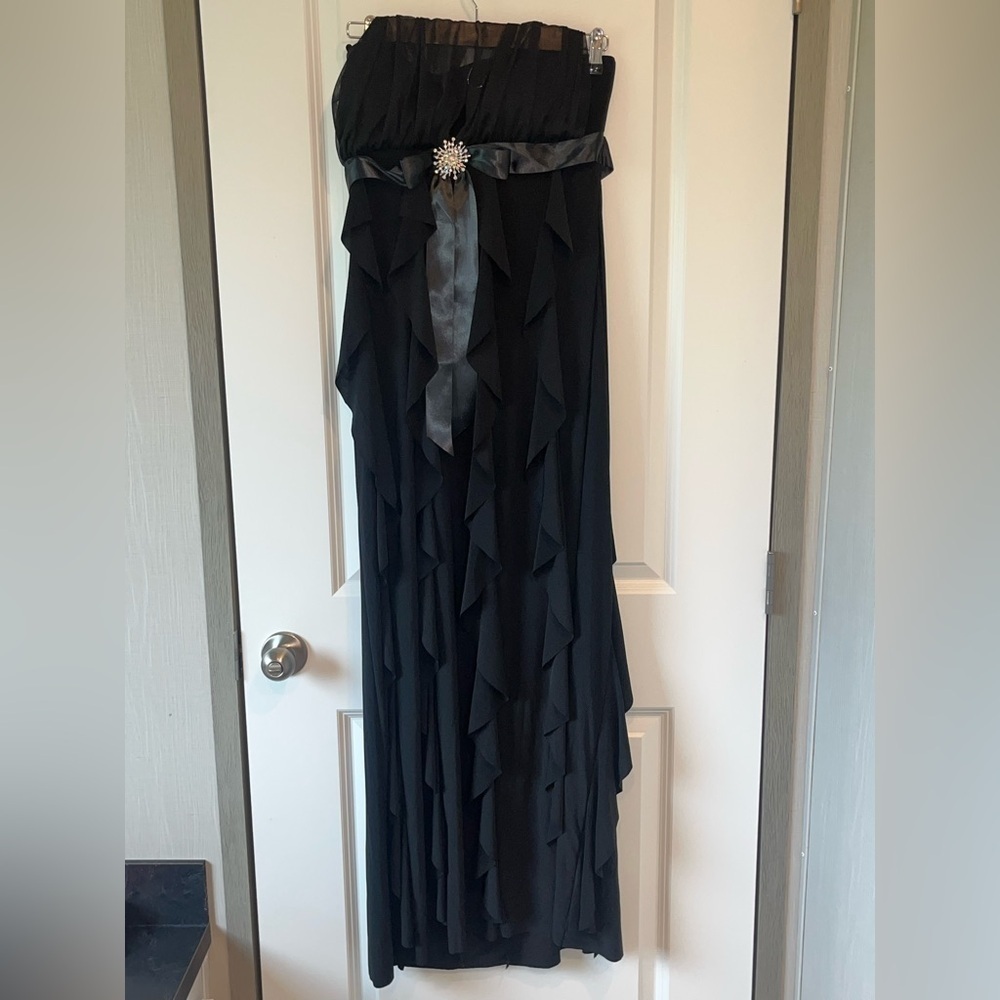 Betsy & Adam Tiered Ruffle Halter Dress Long Gown Size 10 - Picture 6 of 8